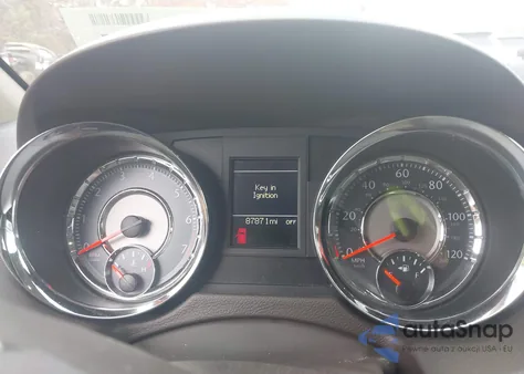 2016 Chrysler Town & Country Touring z USA, uszkodzony, nr VIN 2C4RC1BG8GR213163